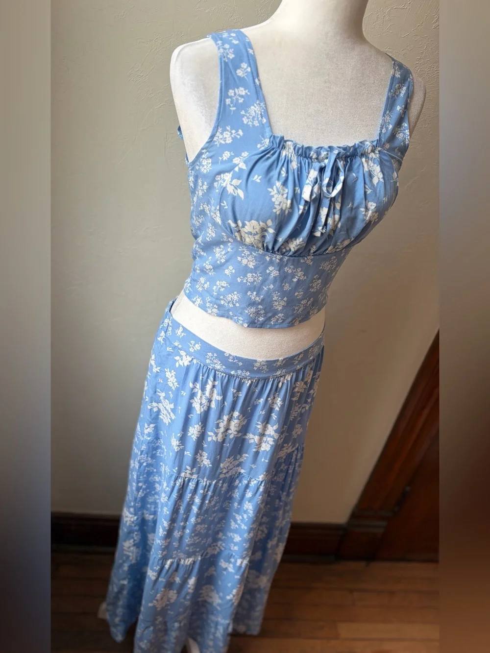 No Comment Blue Floral Crop Top & Tiered Maxi Skirt Set NWT Large